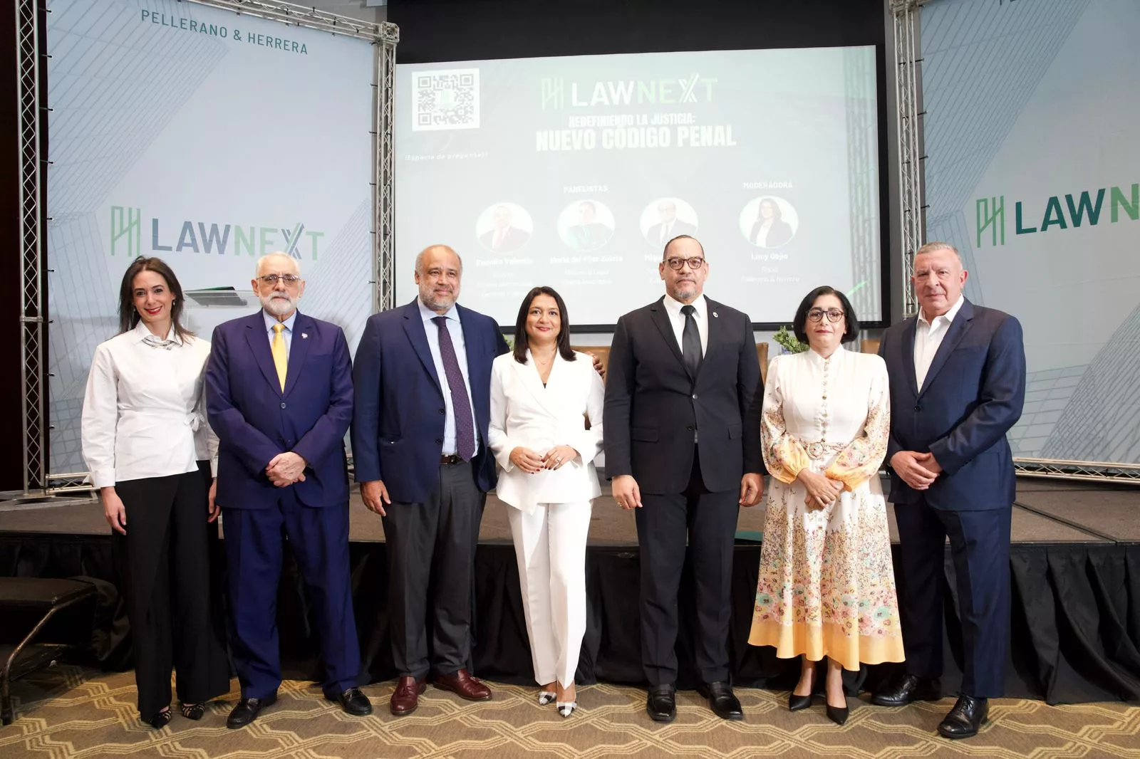 From left to right: Carolina Leon, Vitelio Mejia, Miguel Valerio, Lucy Objio, Rodolfo Valentin, Maria del Pilar Zuleta, and Ricardo Pellerano.